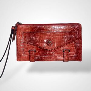 Simply Vera Wang Zip Top Wristlet Faux Croc Evening Clutch Handbag Pouch Coral